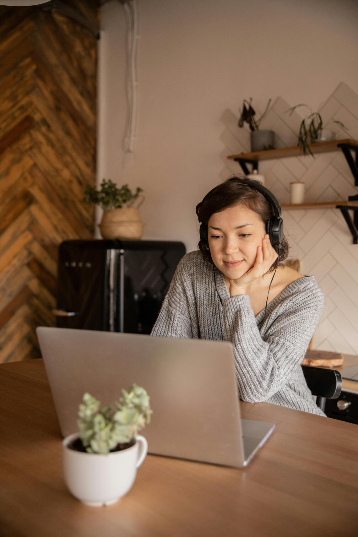 a client watching their website wellness review feedback